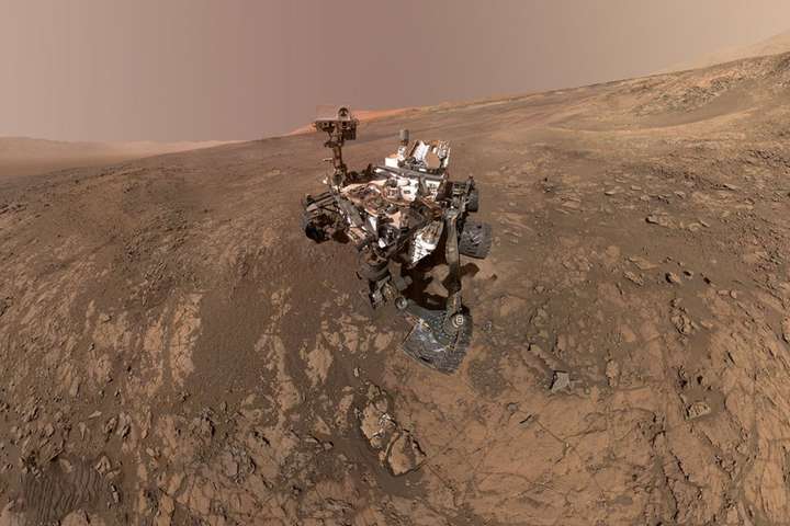 NASA обнаружило на Марсе органические соединения