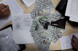 Суд відмовився повертати Вишинському майно, вилучене під час обшуків 