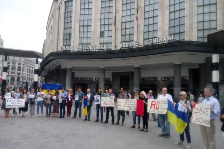 На акції у Брюсселі просили врятувати Сенцова