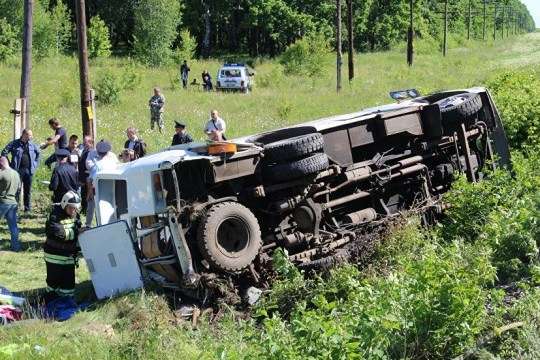 У Росії автобус зіткнувся з вантажним потягом: четверо загиблих