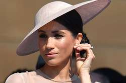 Восхитительная Меган: Стало известно, кто помогает выбирать наряды супруге принца Гарри