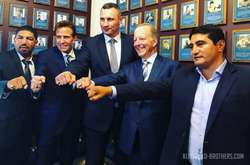 Віталій Кличко став першим українцем, якого включили до Міжнародної зали боксерської слави