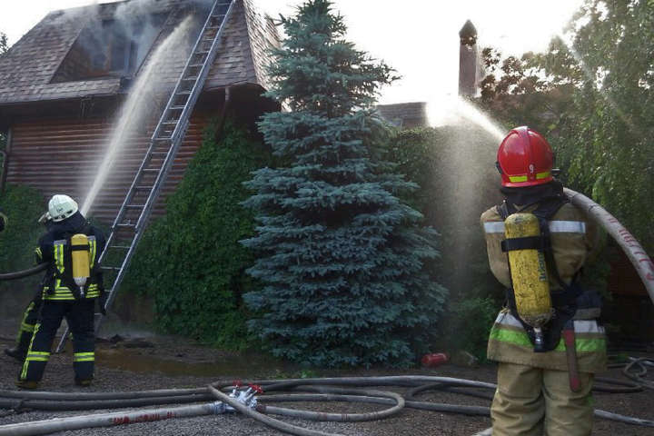 У Святошинському районі Києва сталася велика пожежа