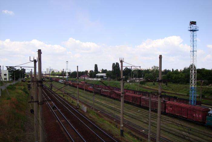 На даху вагона на київській залізничній станції виявлено тіло чоловіка