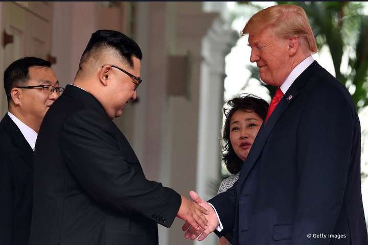 Трамп і Кім Чен Ин завершили переговори в розширеному складі