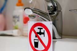 Десять столичних вулиць зашилися без води (список)