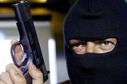 У Вишгороді скоєно збройне пограбування банку: є поранені і заручники