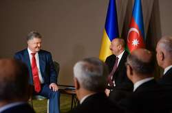 Порошенко зустрівся в Туреччині з Алієвим