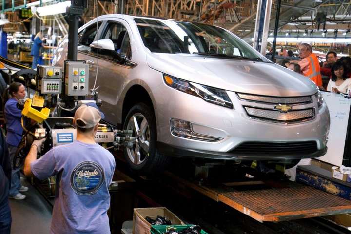 Автовиробництво в Україні у травні впало майже на 40%