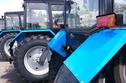 На Львівщині трактор задавив на смерть водія