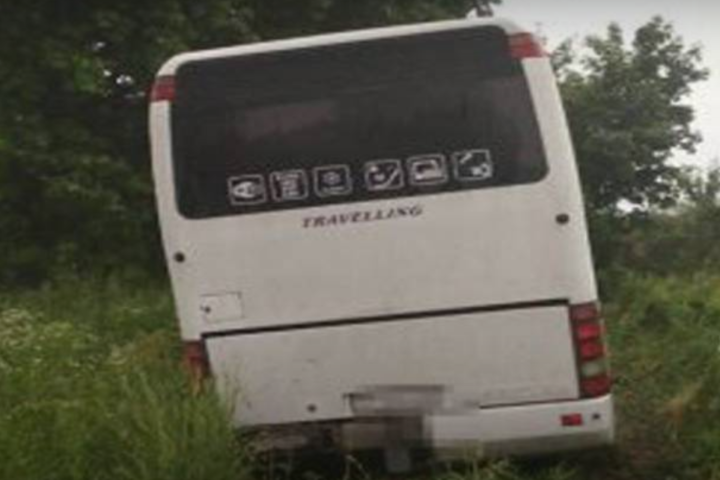 Туристичний автобус з вінниччанами потрапив в ДТП