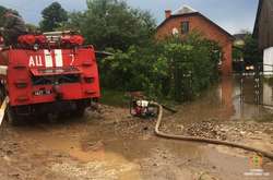 На Тернопільщині селом пройшовся буревій з градом (фото)