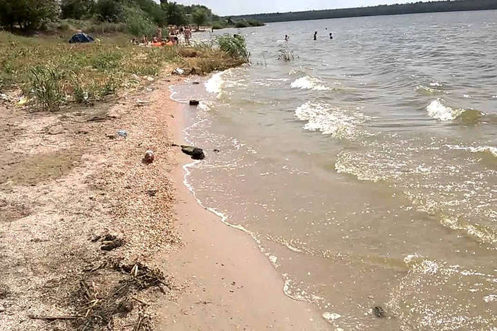 На декількох пляжах Миколаєва заборонили купатися