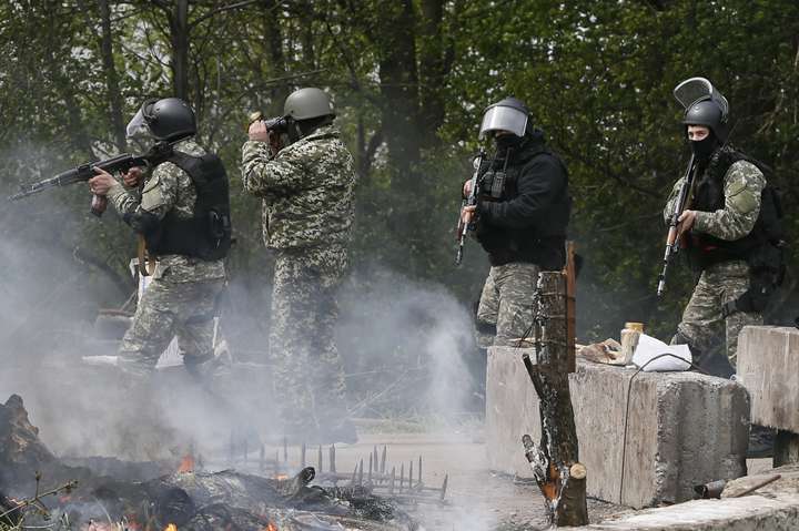 Доба на Донбасі: понад три десятки обстрілів, є поранені бійці