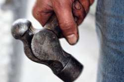 На Київщині двоє чоловіків молотком забили до смерті товариша по чарці