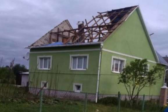 На Закарпатті буревій пошкодив 866 будинків