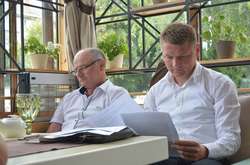 Володимир Гоменюк (праворуч)