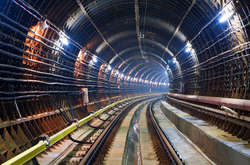 Міська влада розписалися в безсиллі завершити будівництво лінії метро на Троєщину. Грошей пішло дуже багато, а як досягти результату ніхто не знає