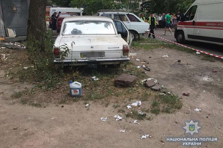 Двоє дітей у важкому стані: стали відомі подробиці вибуху у Києві