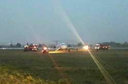 Пасажири про аварію в «Жулянах»: у літака горіло крило, відвалились колеса