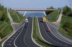 Омелян: китайські компанії хочуть будувати платні автобани в Україні