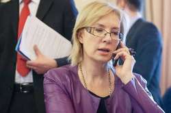 Денисова прибыла в колонию к Сенцову