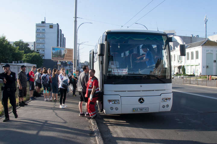 У Києві водій автобуса з дітьми помер прямо під час руху (фото, відео)