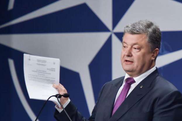 Порошенко заявив, що зміни до Конституції про вступ України в ЄС і НАТО майже готові 