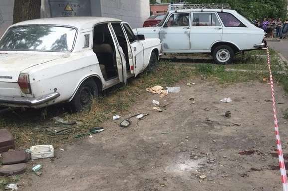 Вибух автомобіля у Києві: поліція розглядає версію теракту 