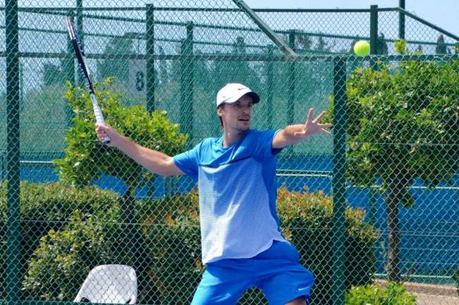Молчанов вибув у півфіналі парного розряду на тенісному турнірі в Ліоні