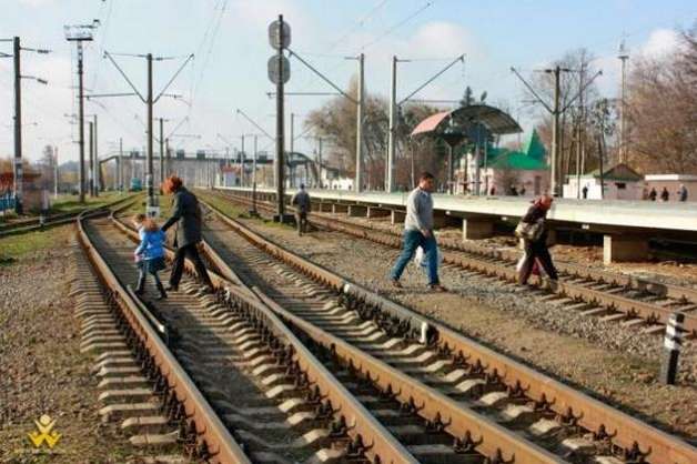 За ходіння по коліях на Одеській залізниці затримали понад три сотні осіб