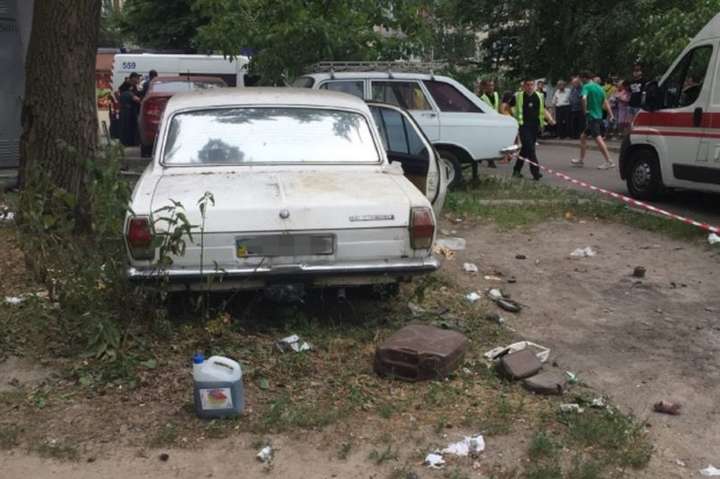 У Києві забиратимуть на штрафмайданчик покинуті старі автомобілі