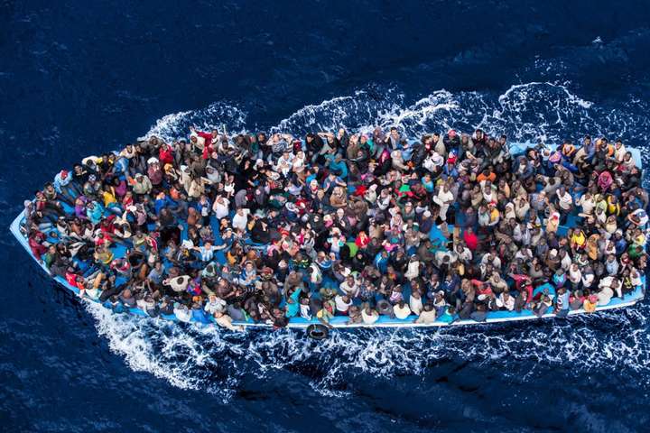 Італія не пустила ще два судна із мігрантами