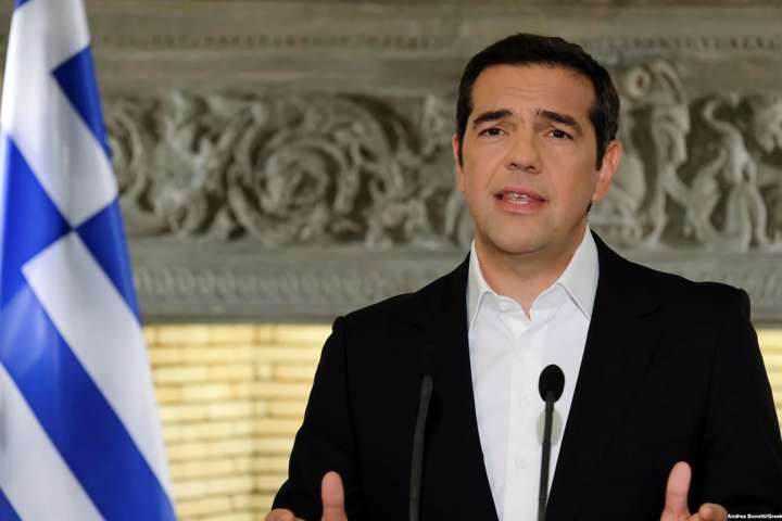 Прем’єр Греції витримав вотум недовіри через угоду про назву Македонії