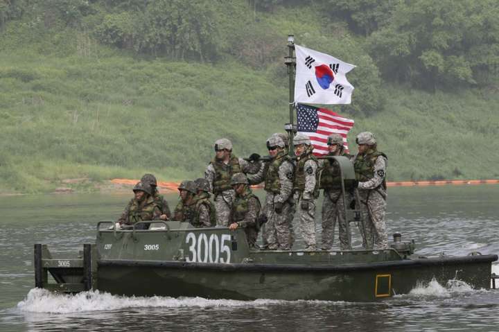 Південна Корея та США припинять великомасштабні військові маневри