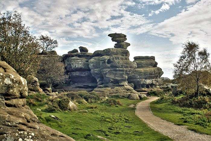 В Англії підлітки зруйнували унікальну пам'ятку природи, якій було 320 млн років