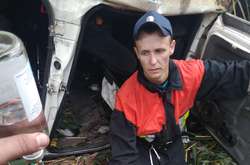 Рятувальники деблокували людей, які опинилися заблокованими в автомобілі