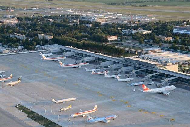 Ярославський домовився з бенефіціаром аеропорту у Дніпрі про переуступку об'єкта для його розвитку