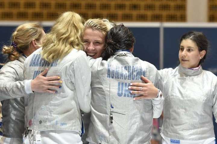 Жіноча збірна України виборола срібло на чемпіонаті Європи з фехтування в Сербії