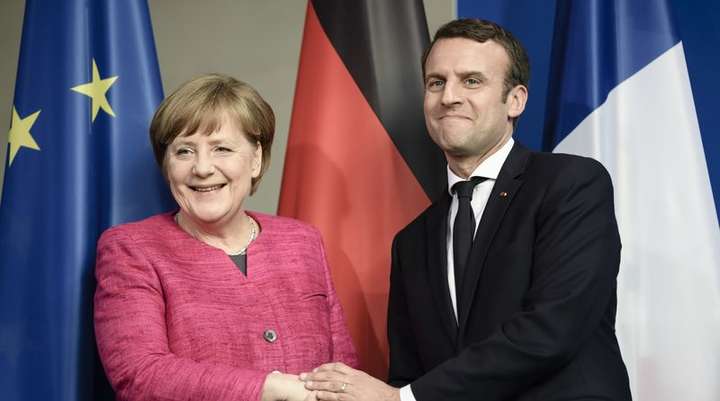Меркель і Макрон обговорили «міграційний удар»