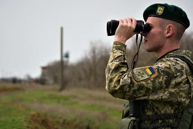 Опубліковано відео нападу невідомих на українських прикордонників