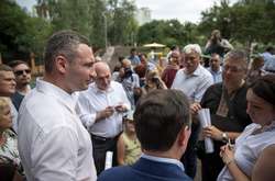 Зелений лабіринт та унікальна велодоріжка: як відкривали оновлений парк «Відрадний» (відео)