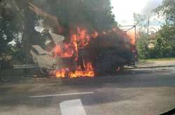 Згоріла дотла. У Києві на ходу спалахнула «Газель» (фото, відео)