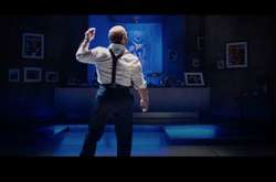 Танцевальные сцены из 300 фильмов превратили музыкальный клип