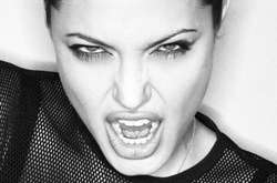 Анджелина Джоли