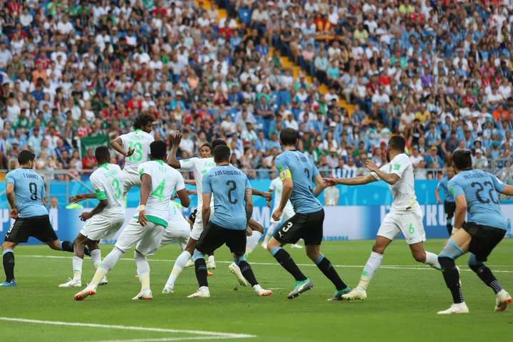 Збірна Уругваю вийшла в 1/8 фіналу Чемпіонату світу з футболу (відео)