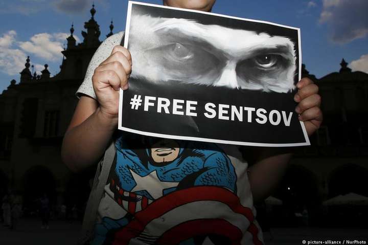 Послы стран G7 в Киеве призвали Россию освободить Сенцова