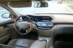 В Адміністрації президента розказали, кого будуть возити на броньованих Mercedes 