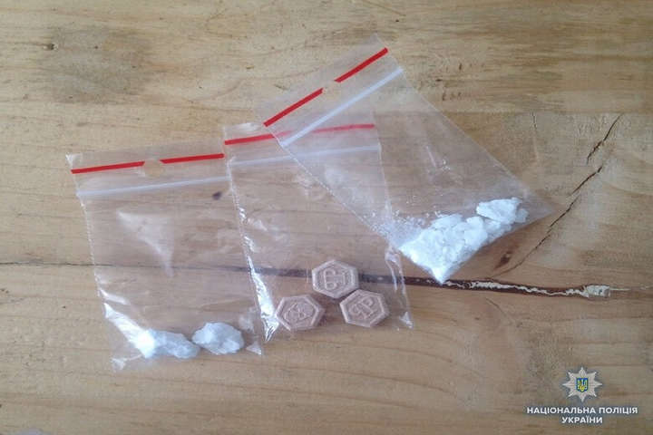 Поліція вилучила у киянина наркотики на півмільйона гривень