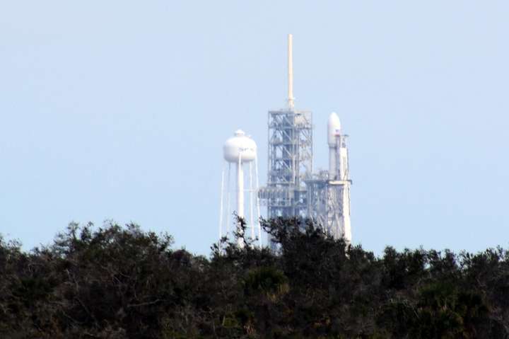 SpaceX отримала контракт на запуск секретного військового супутника